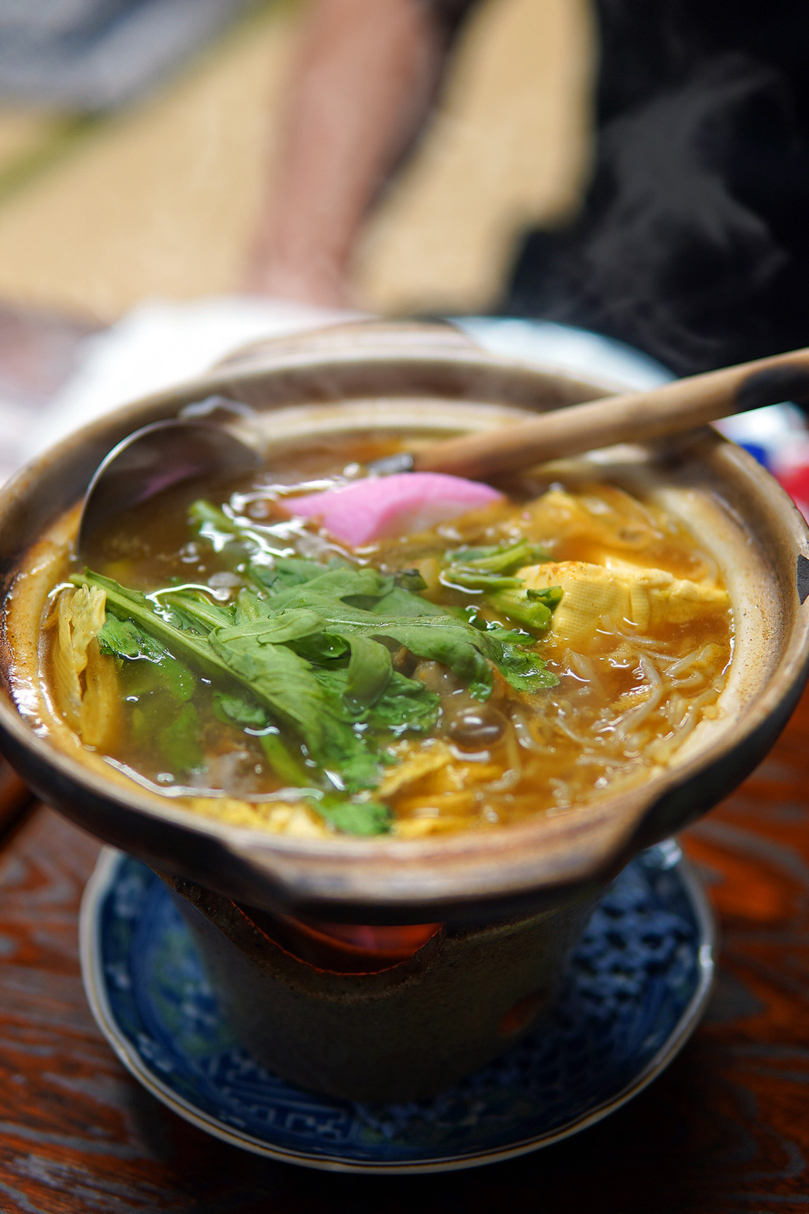 こいつはもしや隠れた博多名物!? 　年中無休、中洲酒場のカレー鍋