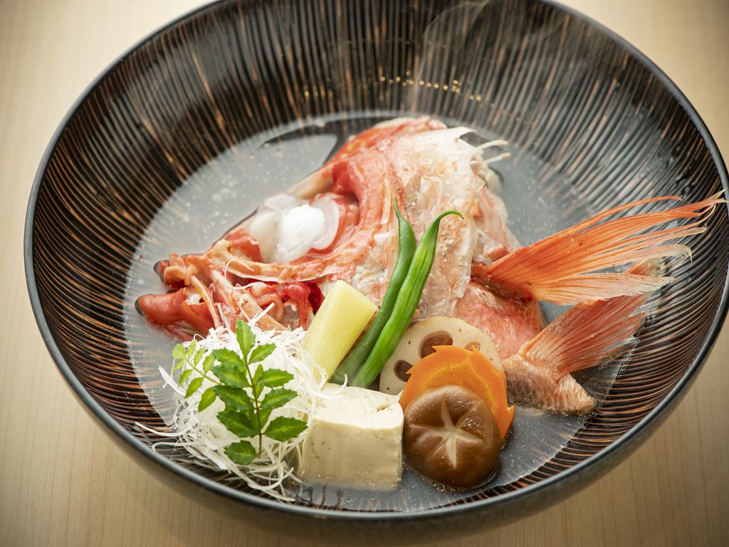 河太郎の真骨頂 五感を刺激するライブ感で魅了「八喜多賀 天神店」