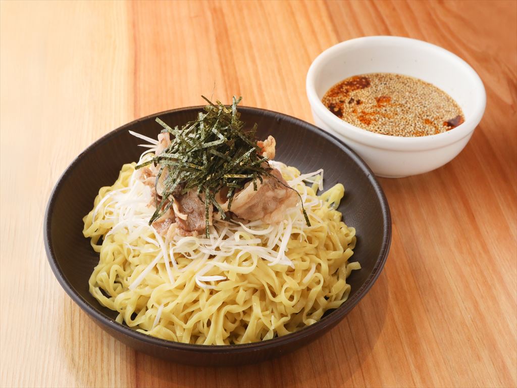 変化形名物盛り蕎麦と出汁香る絶品丼に舌鼓『名代　藤庵』