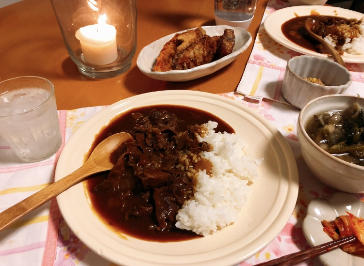 【おうちごはん】シュワシュワソーダカレー！〈タローとハナ〉