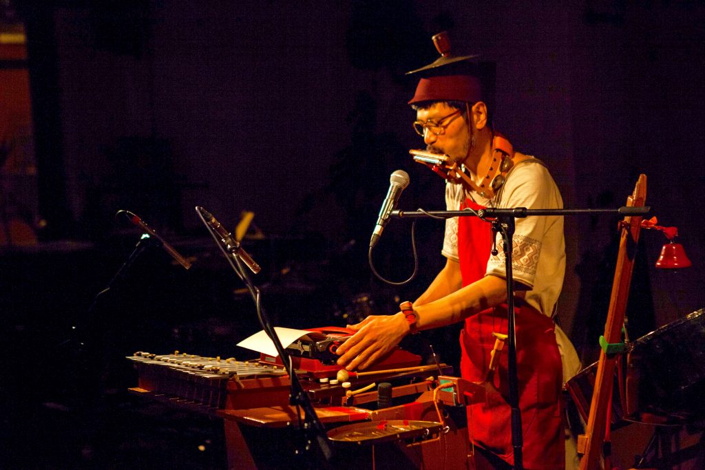 日常の音たちが一斉に踊り出す〜！賑やかでポップで摩訶不思議なICHI（イチ）の音楽を体感してください！とにかく楽しいこと間違いなし！