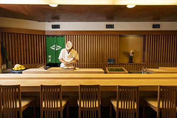 【おもてなしにオススメのお店】博多の寿司文化を牽引し続けた　名店の次なるステージとは… 西中洲『河庄』