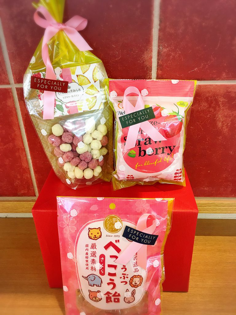 【雑貨店のスタッフが選ぶ一押しアイテム】“心ときめく”ピンクのお菓子集めました！春色フェア開催中♪