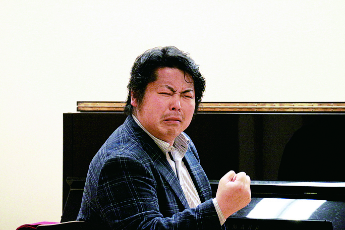 上毛町「歌あり、笑いあり、涙あり。ふるさと音楽プロジェクト」バリトン歌手・新見準平