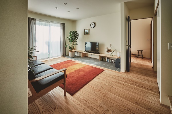 【すてきなリノベのお宅訪問　戸建】節約とこだわりのメリハリをつけたバランス上手なリノベ術 〈takano home タカノホーム〉