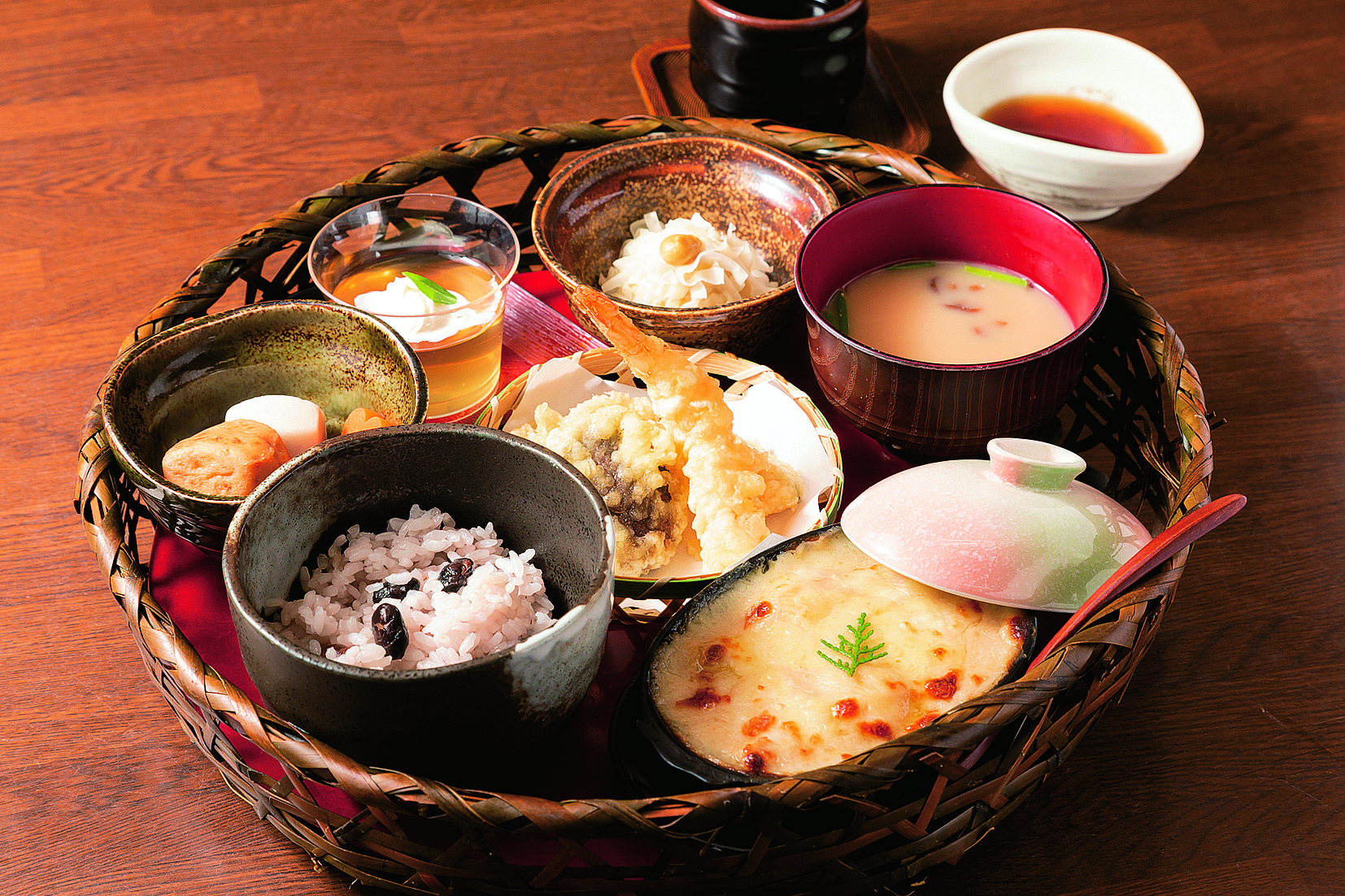【篠栗町】国産大豆と八木山の水で作った評判の豆腐をバイキングで！