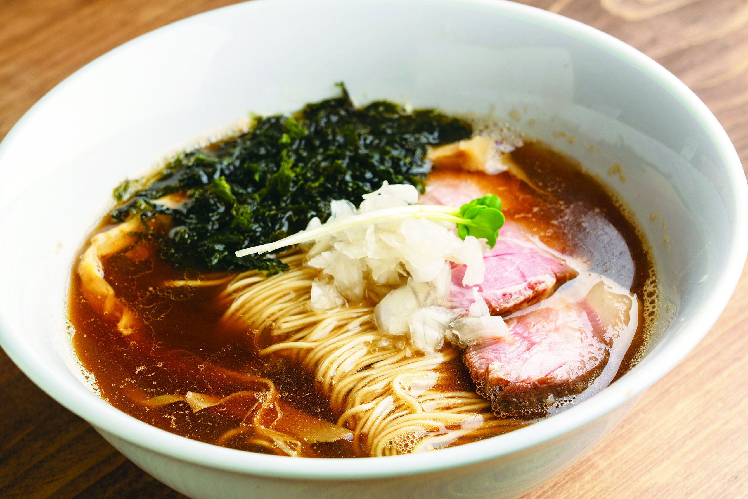 ガツンと煮干しが香るニューウェーブ【福岡煮干しラーメン　nibora】