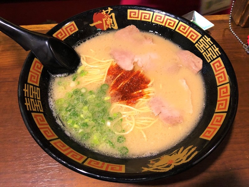 【福岡ラーメン】ラー麦麺を使用した衛生管理も抜群な24時間営業ラーメン店　一蘭　小戸店〈バリカタラーメン〉