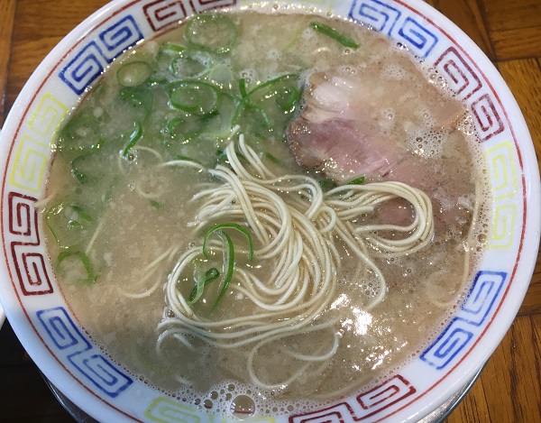 【福岡ラーメン】芸能人のサイン色紙がたくさん！元芸人が営むラーメン店でランチ！