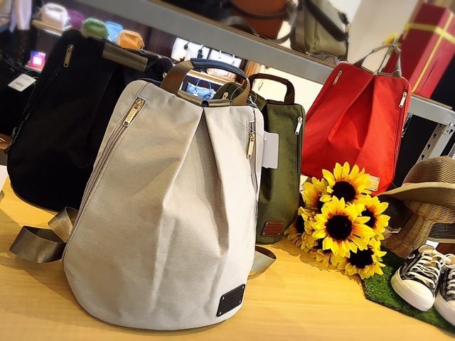 【雑貨店のスタッフが選ぶ一押しアイテム】荷物が取り出しやすいセンタータックリュック♪