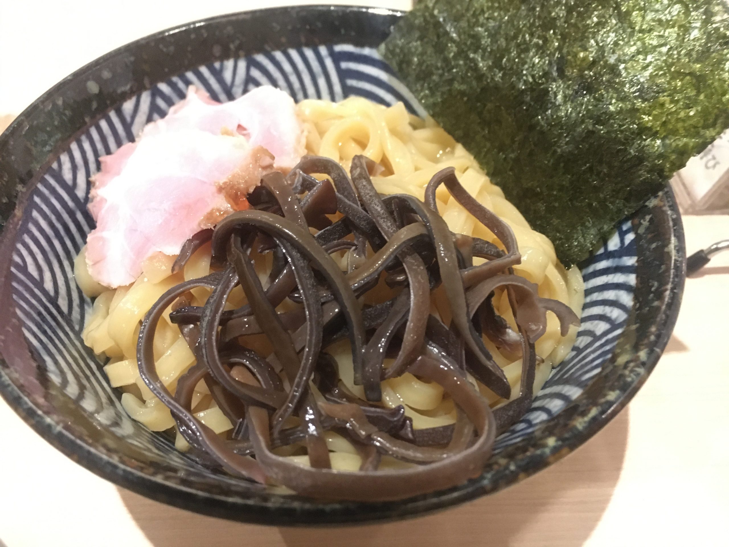 【福岡ラーメン】天神3丁目の居酒屋『海猫屋』で麺ランチ