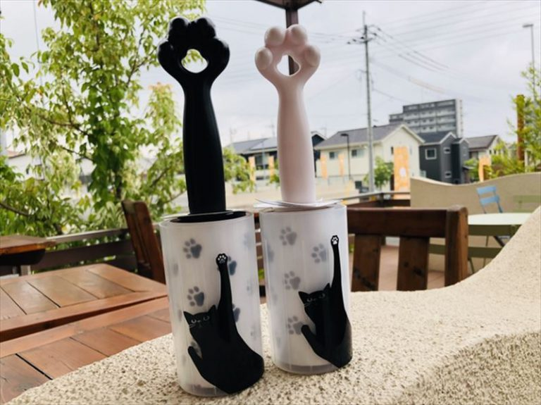 【雑貨店のスタッフが選ぶ一押しアイテム】猫の手も借りたい？！みんな大好きコロコロ「ハンディ粘着クリーナー」