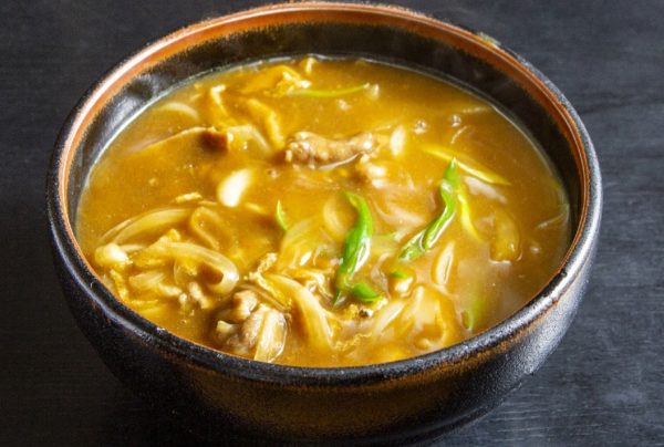 【福岡うどん】カレー×うどん！ダシ香るマイルドなカレーうどん『手づくりうどん　地車』