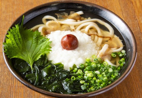 【福岡うどん】石臼発祥の地・太宰府で食す“宰府うどん”『萩野屋』