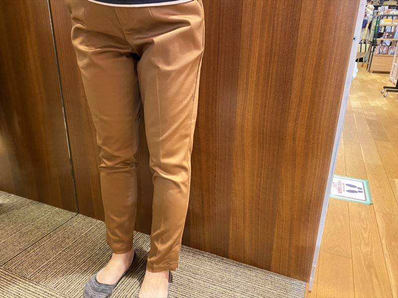 【雑貨店のスタッフが選ぶ一押しアイテム】スタッフが実際に履いてみました！！【ダブルテックセンタープレスパンツ】