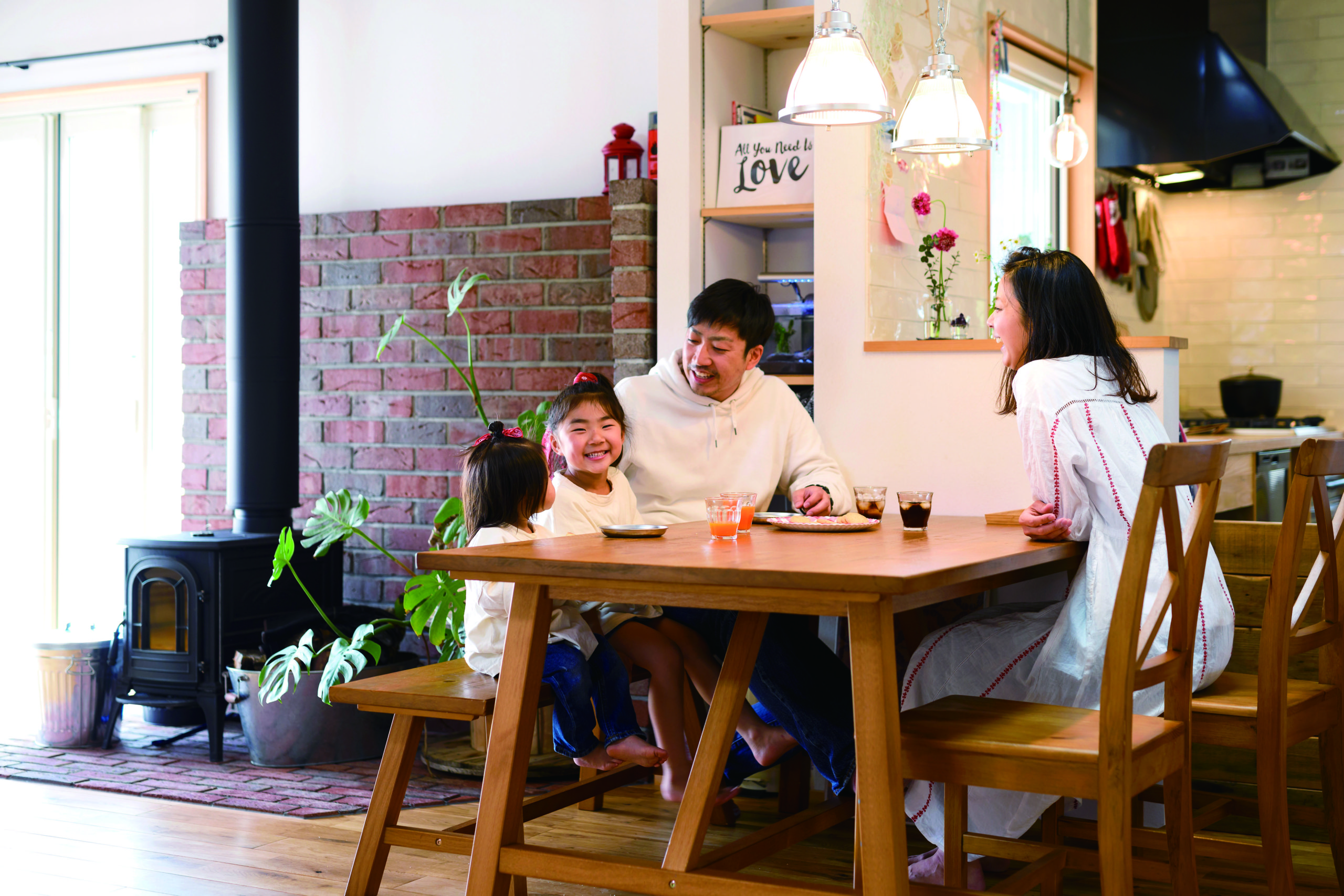 自然の中でのびのび子育て、家族の笑顔いっぱいの家づくり