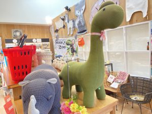 【雑貨店スタッフ一押しアイテム】イスとしても使える！？？ぬいぐるみ「PetitZoo]