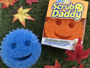 【雑貨店のスタッフが選ぶ一押しアイテム】全米で大人気！温水で柔らかく、冷水で硬くなる独自の特殊素材を使用 「スクラブダディー」