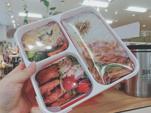 【雑貨店スタッフ一押しアイテム】立てて運べる!!フードマン!!