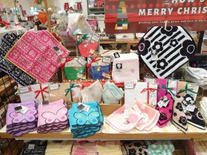 【雑貨店スタッフ一押しアイテム】ハンカチプレゼントがちょっとした贈り物におススメ！