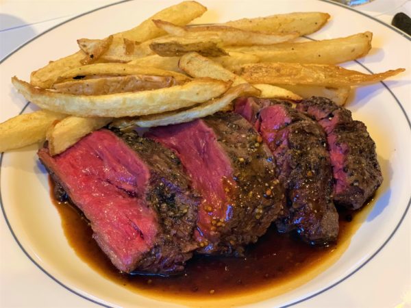 インスタ映えステーキランチは予約必須の人気店！