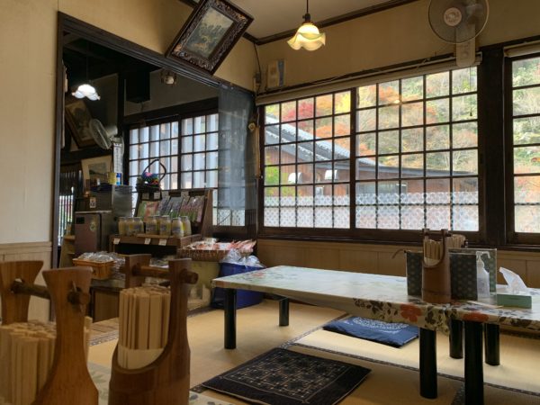 『元祖 深瀬屋』店内の様子
