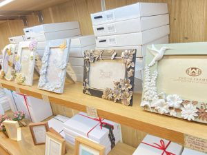 【雑貨店スタッフ一押しアイテム】かわいい写真立てあります「ハウズオリジナル」