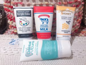 【雑貨店スタッフ一押しアイテム】本物みたいで可愛い♡チューブ型のポーチ