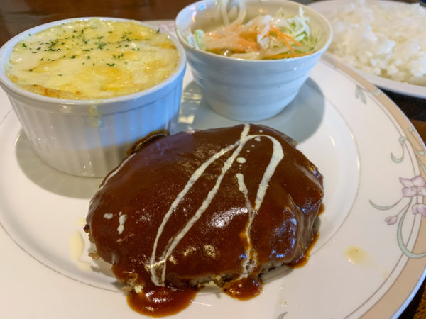 ハンバーグ&海の幸グラタン 780円