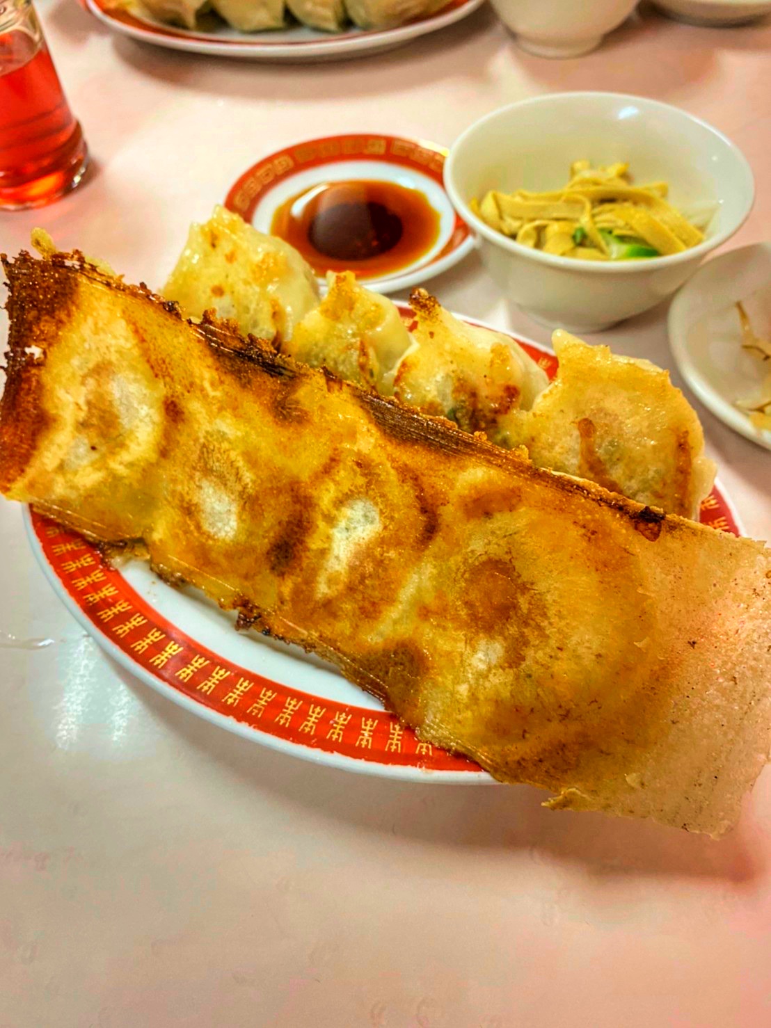 食べログ百名店餃子カテゴリーで選出！お腹いっぱい美味しい餃子を食べたいなら『餃子 李』