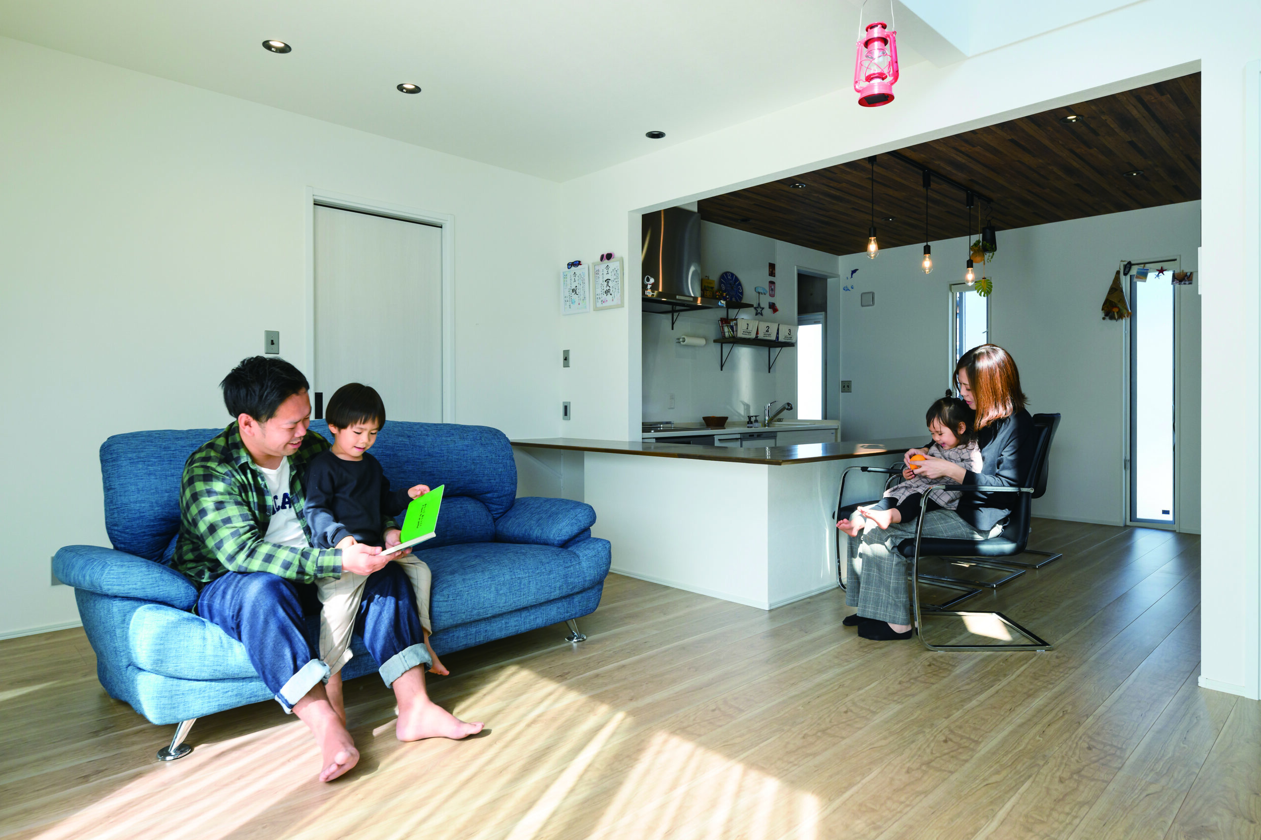 【なかむら住宅がつくった新築住宅】リビングでのんびりと過ごす何気ないひと時も満たされた気分になれる