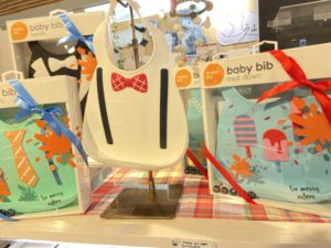 【雑貨店ハウズスタッフ一押しアイテム】子供のお食事の時に大変便利「mmdyシリコンビブ」