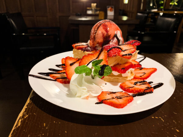 あまおうのワッフルセット 1,600円