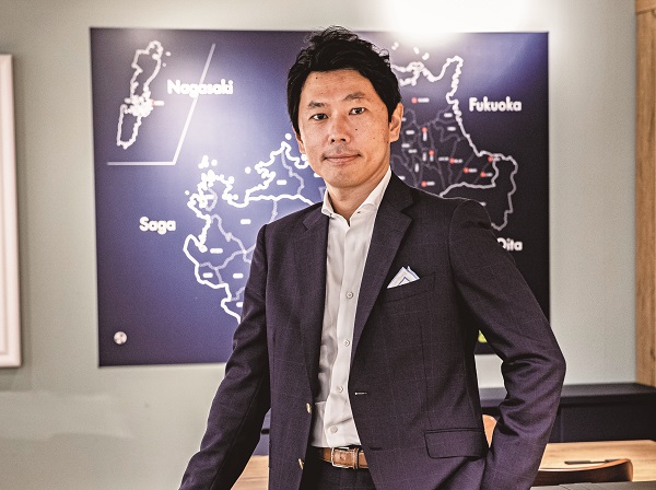 2020年10月発行『FIRST.L Vol.6』よりPresident’s Profile-CLOSE UP-＜株式会社Glocal K・持留英樹氏＞