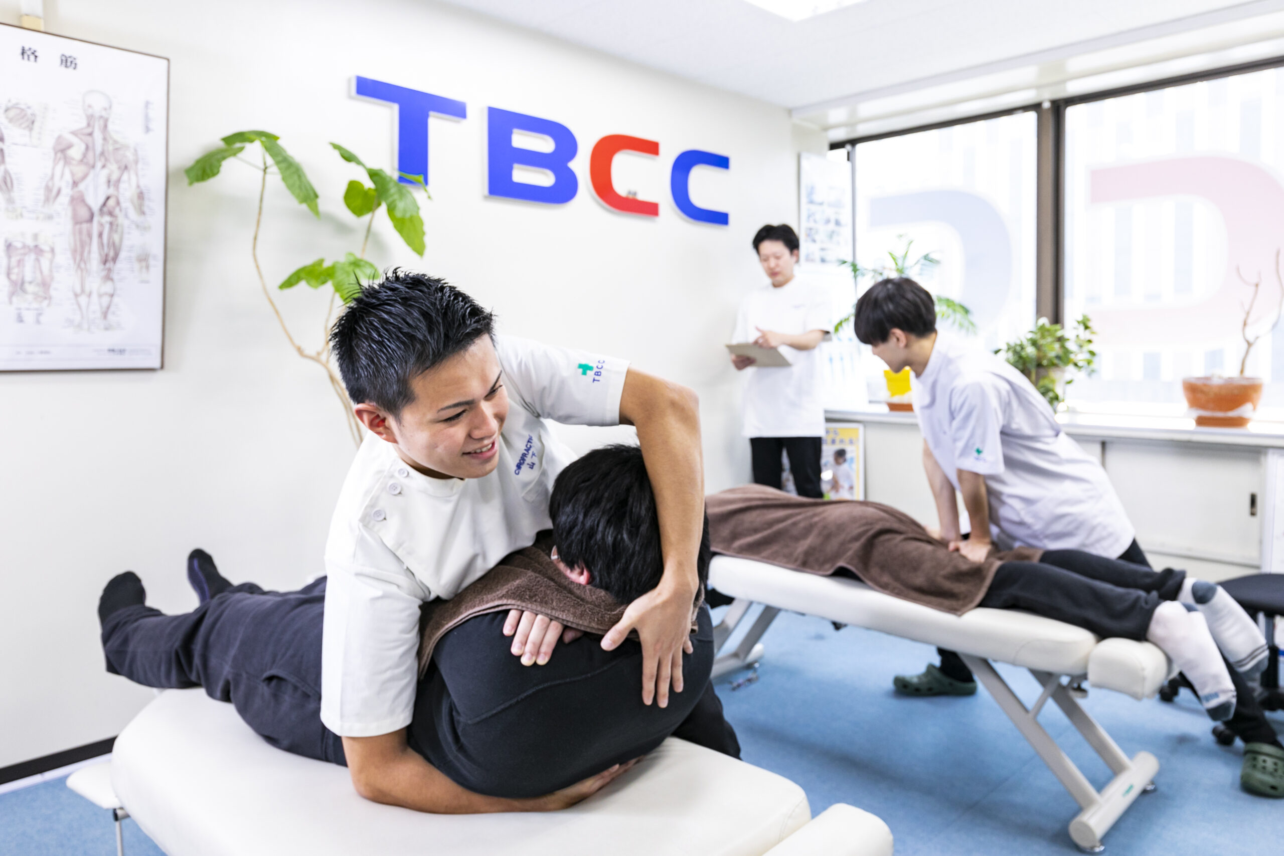 【福岡の整体院】肩ふわふわには絶対の自信あり。『整体院TBCC天神本院』