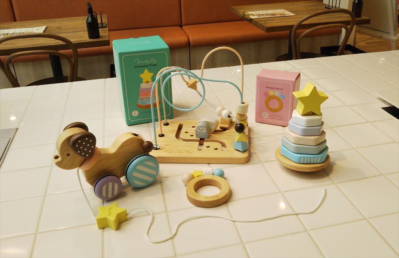 【雑貨店ハウズスタッフ一押しアイテム】出産祝いに！ミルキーカラーがかわいい木製のおもちゃ『Milky　Toy』シリーズ♪