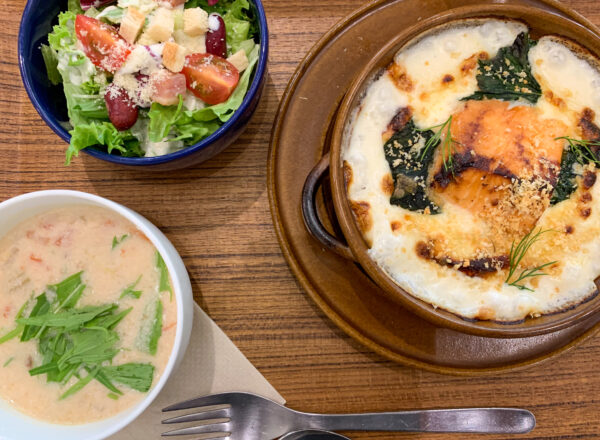 グラタンランチ　サーモンとほうれん草のクリームグラタン