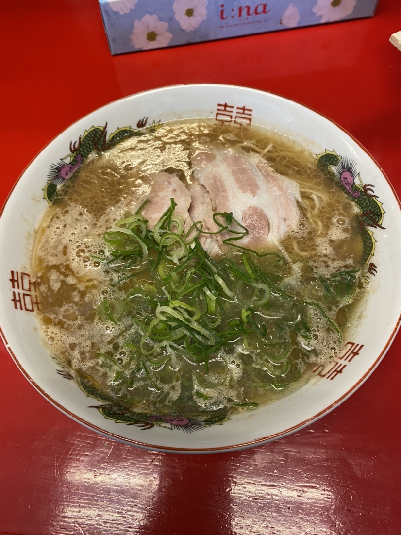 【福岡ラーメン】お昼時は行列のできる馬出の人気店 『ラーメン 駒や』