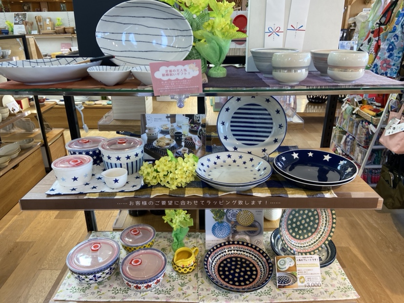 【雑貨店スタッフ一押しアイテム】新生活の贈り物に「洋風お皿ギフト」