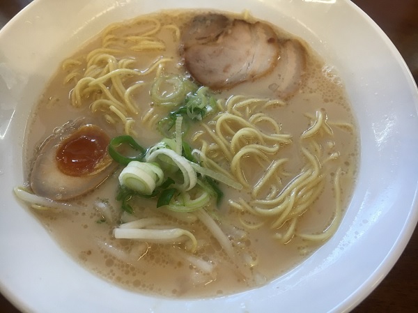 【福岡ラーメン】古賀市のインターチェンジ近く「博多麺王」でラーメンランチ