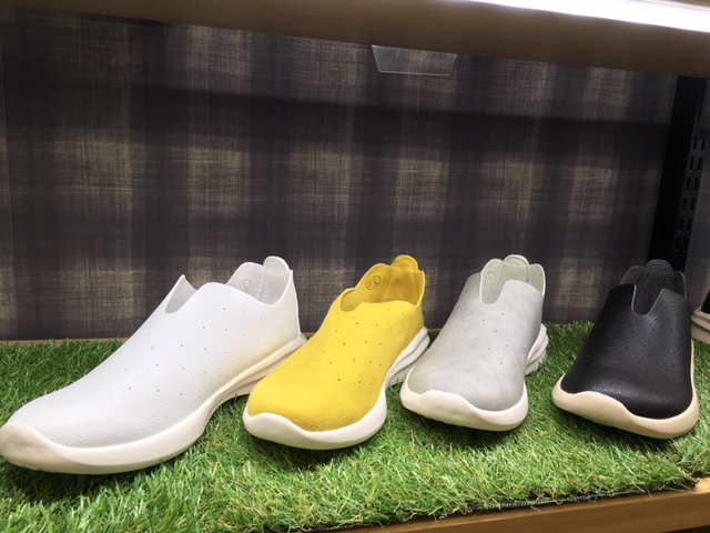 【雑貨店ハウズスタッフ一押しアイテム】超軽量カジュアルシューズ「SMARTWALK」