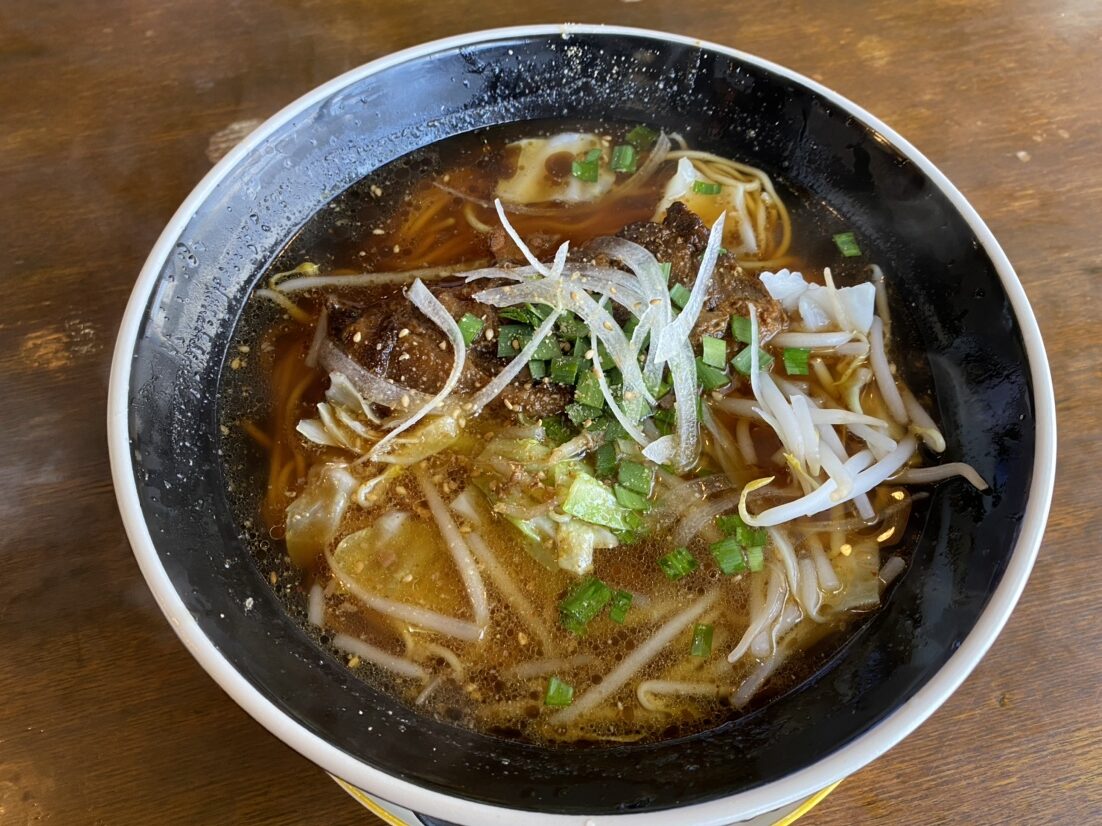 【鹿児島ラーメン】個性的な店内でいただく黒豚軟骨ラーメン！『麺匠 樹凜 （キリン）』