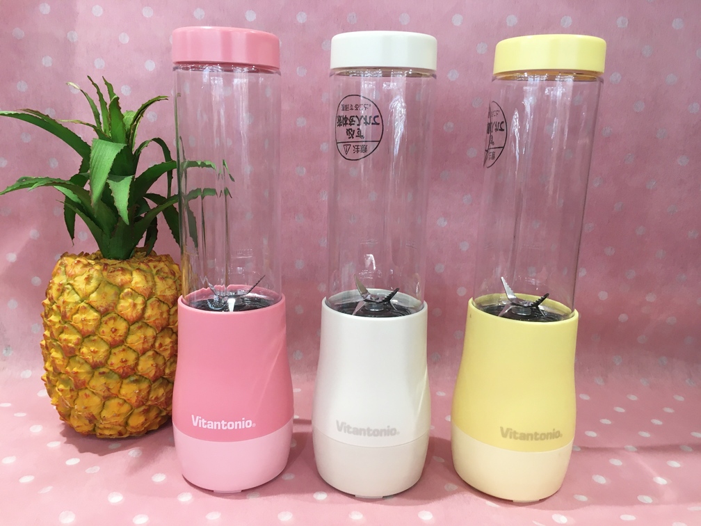 【雑貨店ハウズスタッフ一押しアイテム】スムージーを作ったボトルでそのまま飲める！Vitantonio ミニボトルブレンダー