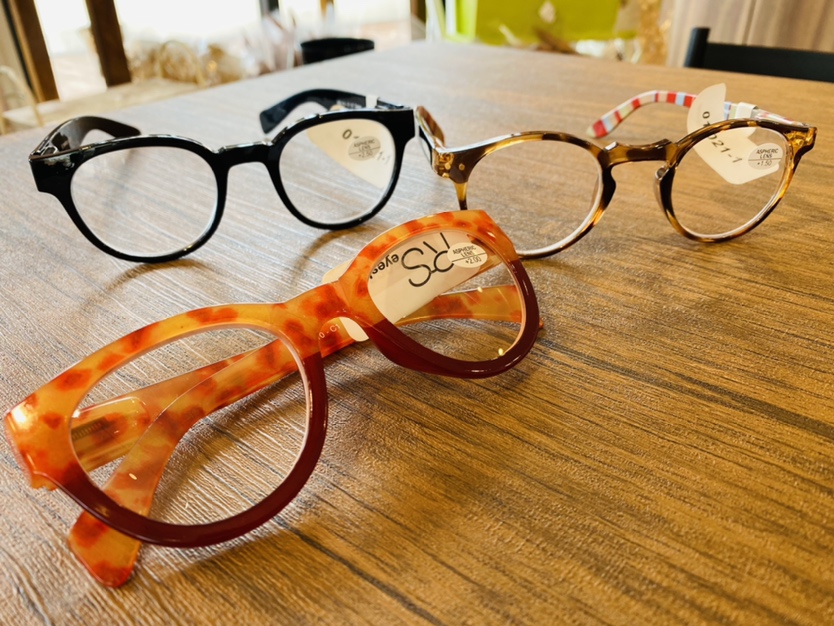 【雑貨店ハウズスタッフ一押しアイテム】目元もオシャレに♪かわいい老眼鏡〇‐〇