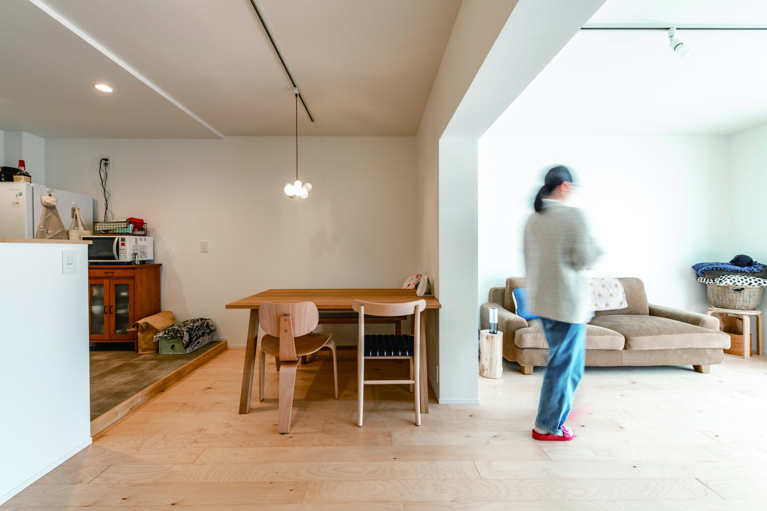 【リノベのお宅訪問～マンション編～】ペット可の分譲マンションを探してリノベーション。多機能な土間が映える、真っ白な空間が魅力です！