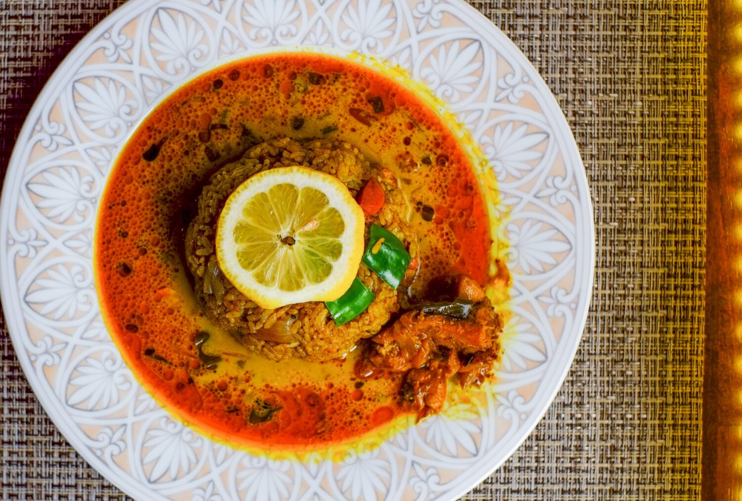 【夏カレー】これを食べずに福岡のカレーは語れない。『OSUASIRI AYURVEDA DINING SALON』（東区千早）