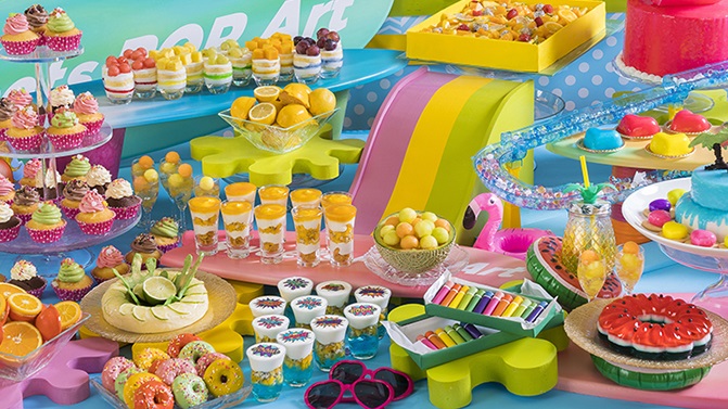 【色鮮やかな食べるアート】「ヒルトン・スイーツビュッフェSWEETS POP ART」が9月26日(日)までの土・日・祝日限定で開催！『ヒルトン福岡シーホーク』