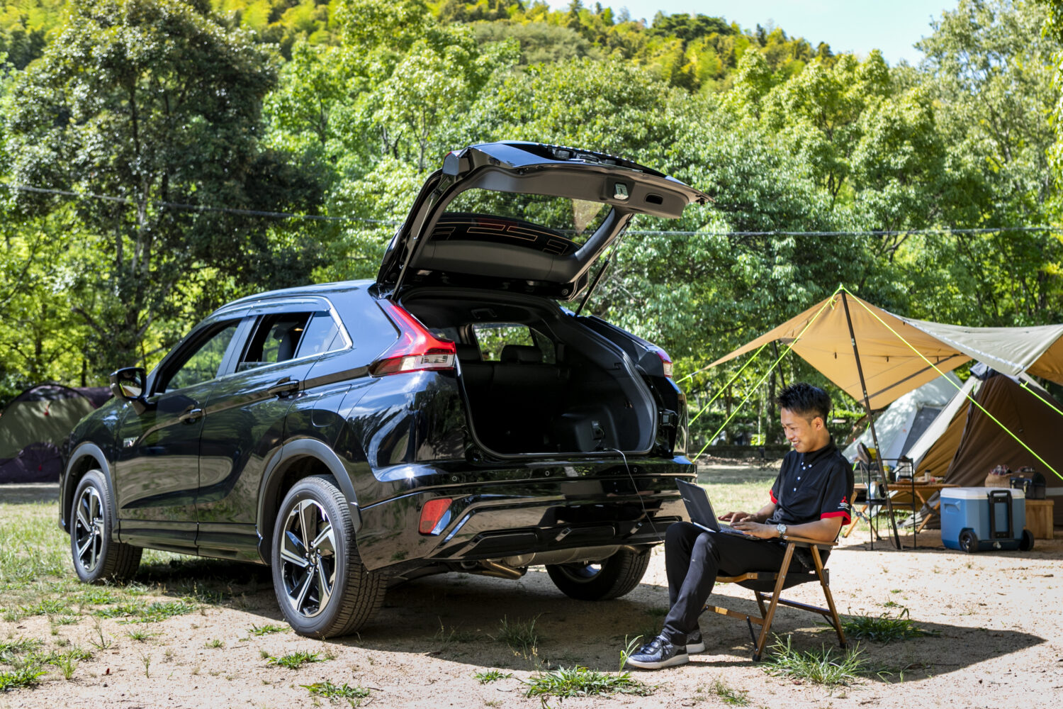 【九州三菱自動車】（Car Life vol.6）たっぷり収納が叶うエクリプスクロスPHEVに乗って、いざアウトドアキャンプへ出発！
