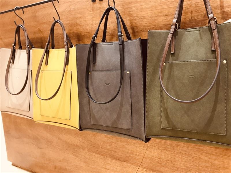 【雑貨店ハウズスタッフ一押しアイテム】スウェードバイカラーWハンドルトート　MACARONIC STYLE