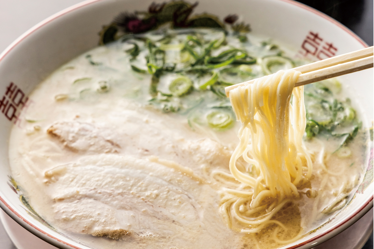 【福岡麺本2021】豚の風味が口内に広がる　“ザ・とんこつ”ラーメン『博多とんこつらーめん　新蔵　筑前店』